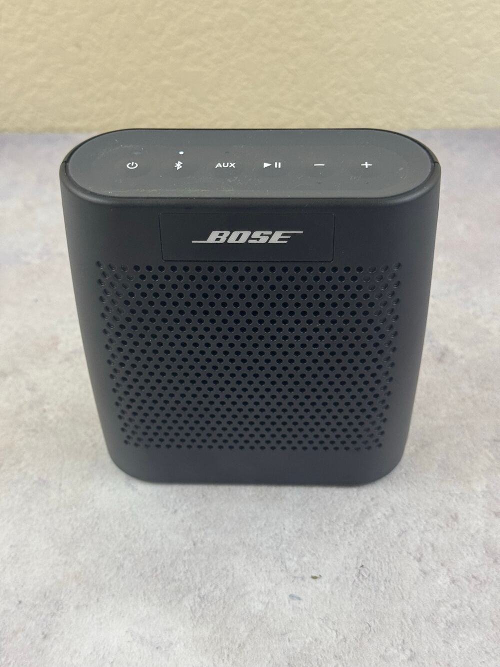 Bose SoundLink Color Black Bluetooth Speaker Works Great 415859 WCase No Charger